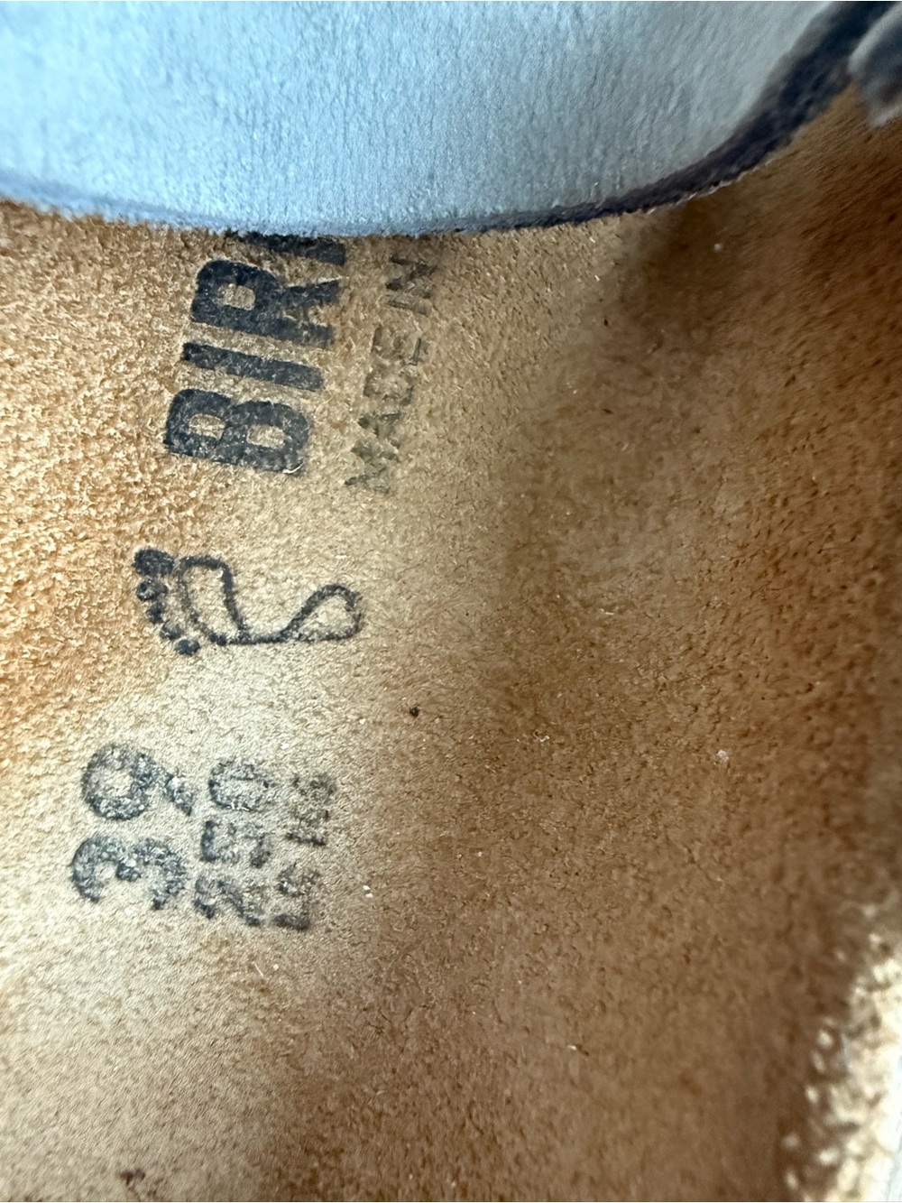 Birkenstock Women’s Light Gray Suede Crisscross Buckle Sandals 39 - Picture 5 of 5